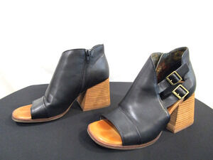 Korks Penela Black Buckle Side Block Heel Bootie Sandals Women Sz 8M